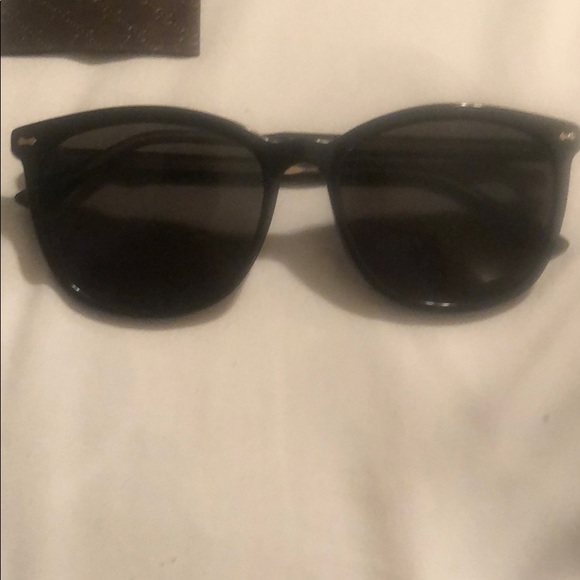 Gucci Sunglasses - Picture 3 of 4